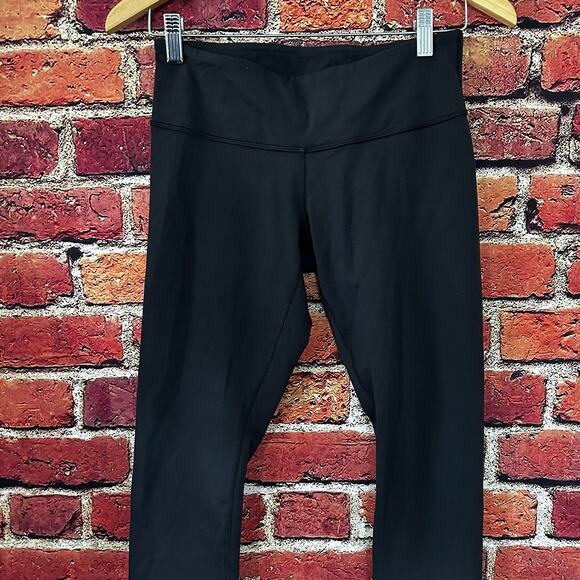 Black lululemon leggings size 6 - Picture 2 of 8